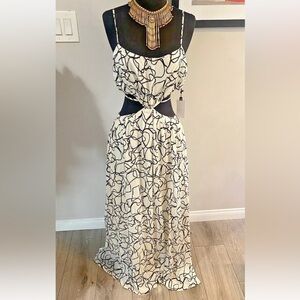 ASTR The Label Sanger White Swirl Print Maxi Dress S NWT Trendy Boho Chic Party